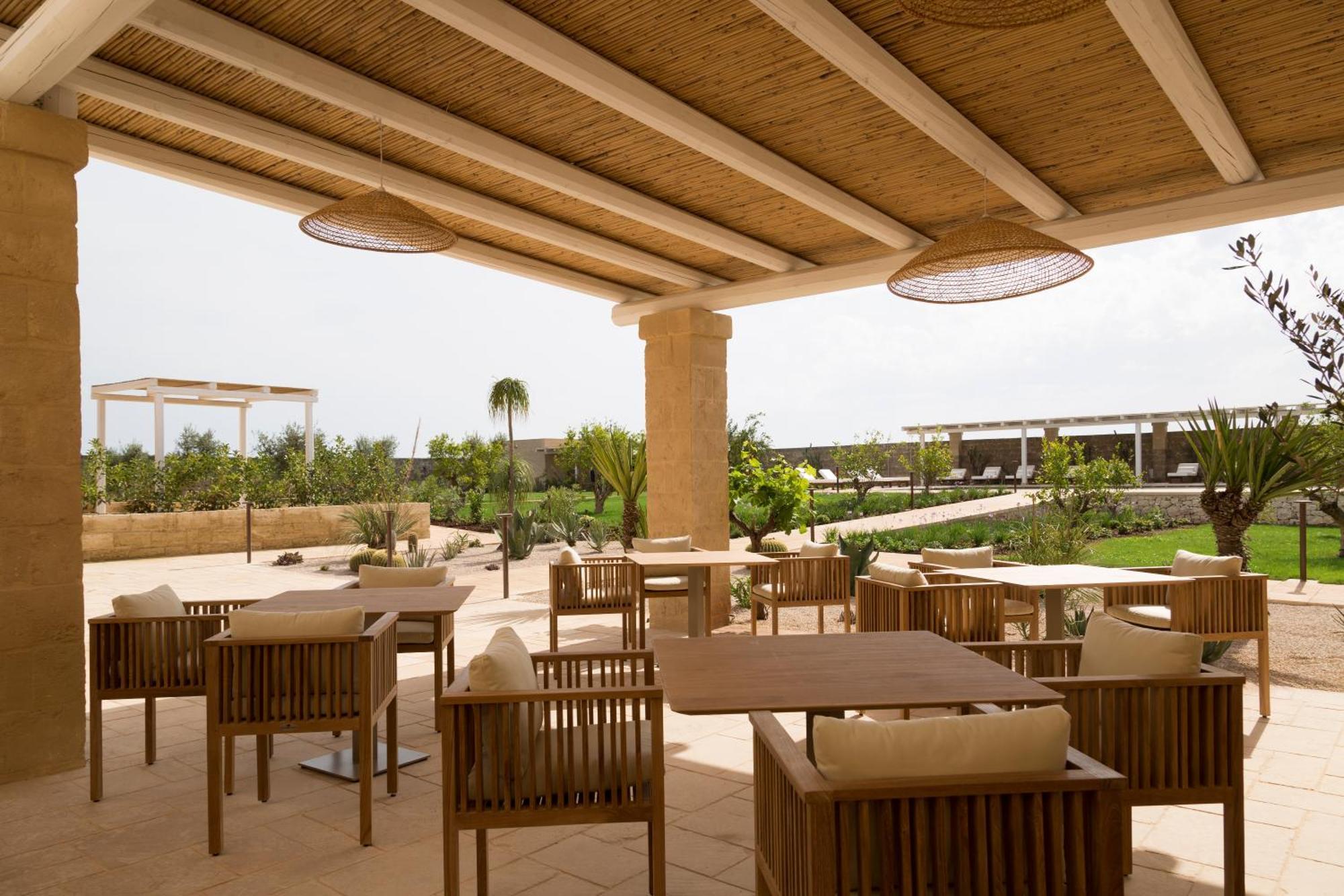 Masseria Donna Menga - The Leading Hotels Of The World Torre Lapillo Bagian luar foto