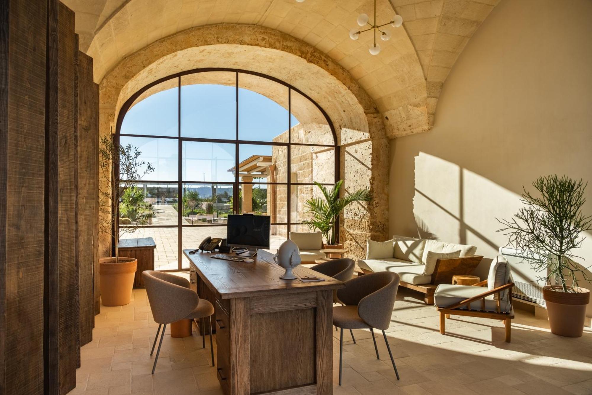Masseria Donna Menga - The Leading Hotels Of The World Torre Lapillo Bagian luar foto